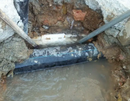 科尔沁右翼前测漏水之水管漏水